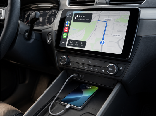 So verbindest du dein Handy mit deinem Auto: Bluetooth, USB und CarPlay