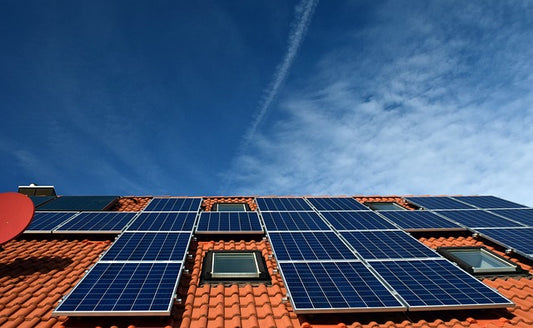 Was ist die Kosten für Dach Solaranlage im Jahr 2024 und sollten Sie eine bekommen?